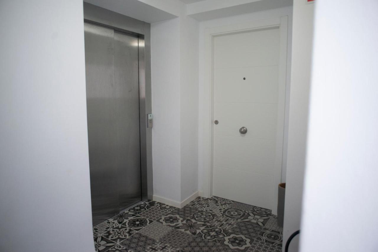 Apartamento El Tanguillo Little Apartments Cádiz Exterior foto